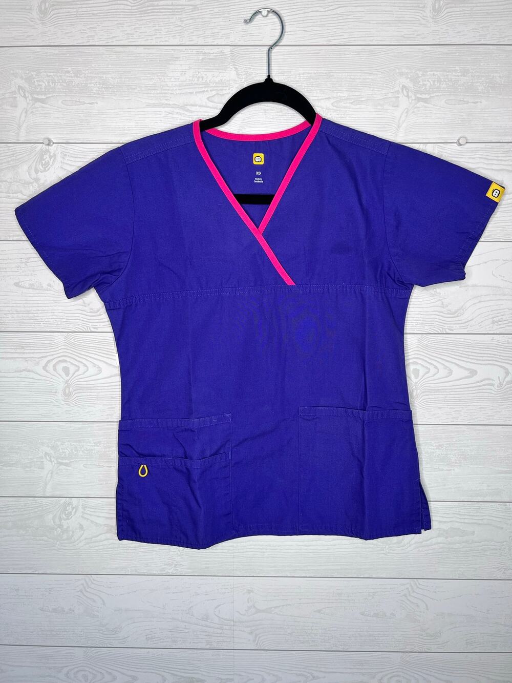 Wink purple/pink trim scrub top Size XS